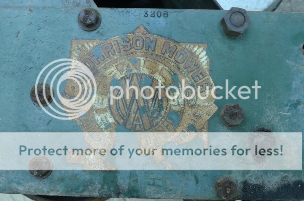 [Linked Image from i880.photobucket.com]