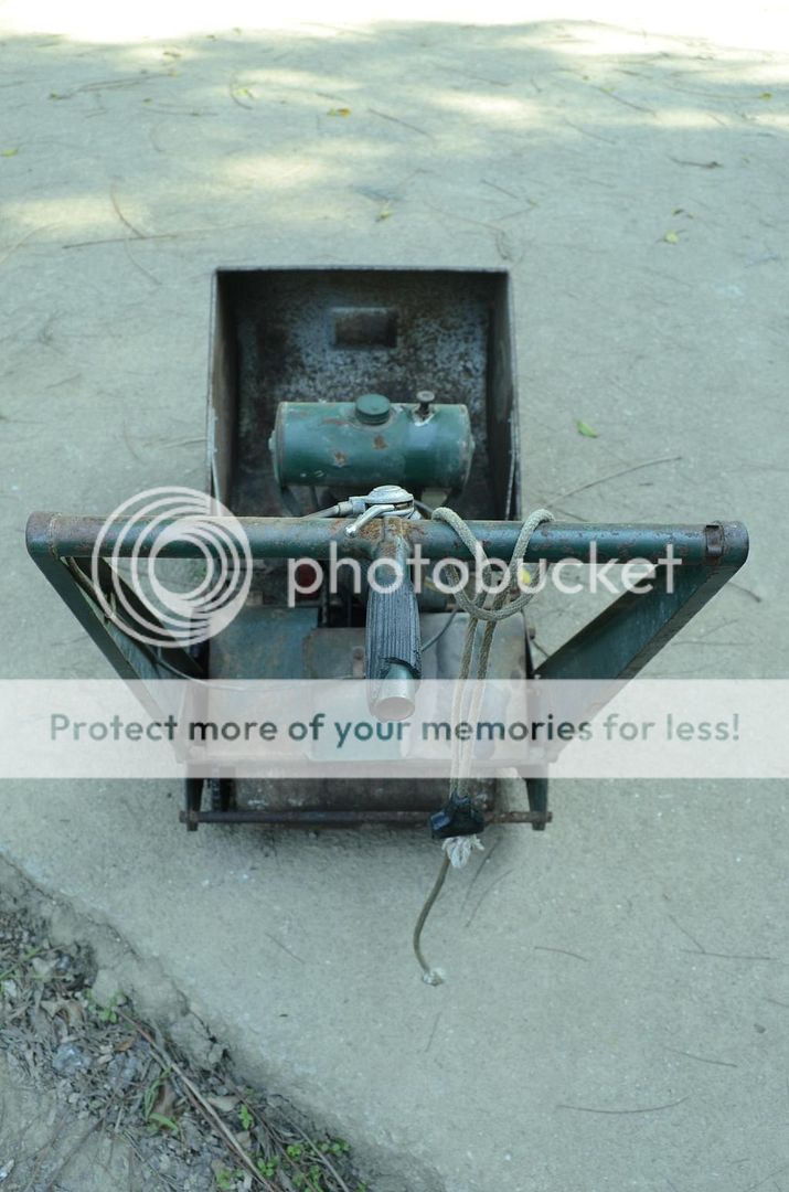 [Linked Image from i880.photobucket.com]