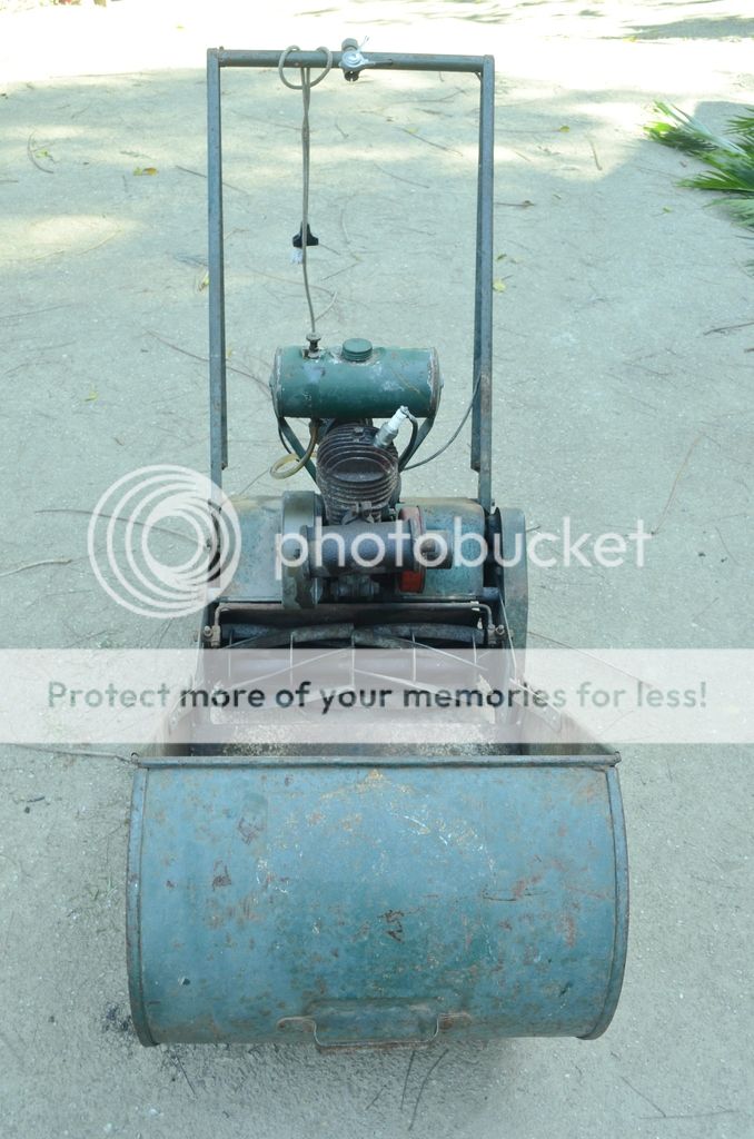 [Linked Image from i880.photobucket.com]