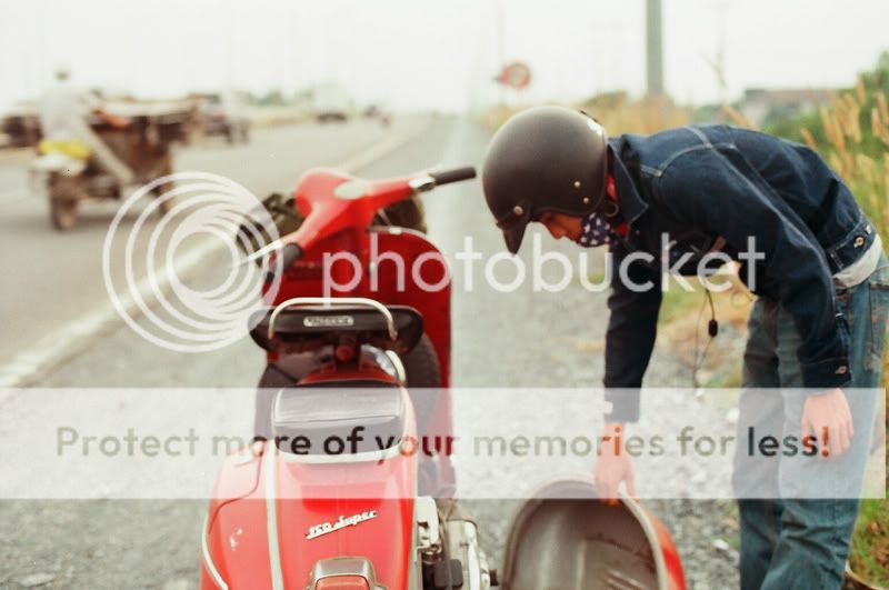 Modern Vespa : Vespa Adventures by The Scooterist